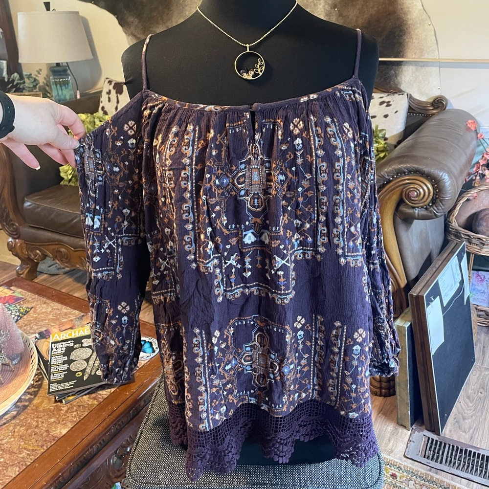 Knox rose plum cold shoulder lace trim blouse